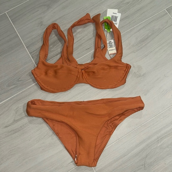 L*space Nikita Bikini Top and Sandy Bikini Bottom SET Sienna - Picture 3 of 8